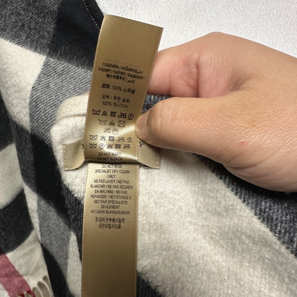 NWT! Rare! Burberry Women's Half Mega Cashmere Cape Wrap Shawl In Nature White - Picture 7 of 10